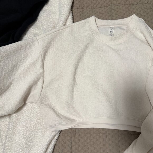 alo Cropped Sweatshirt - Picture 3 of 4